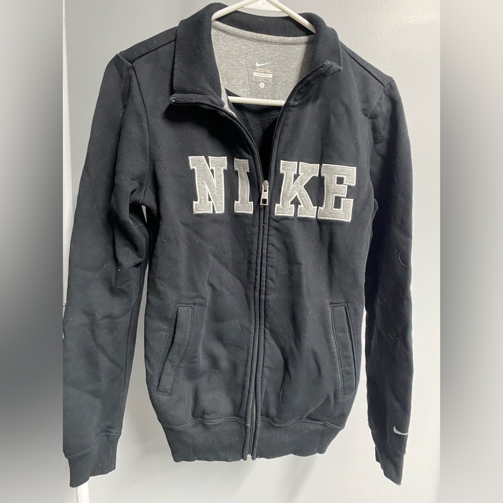 Nike Gray and Black Sweatshirt/sweat pants combo